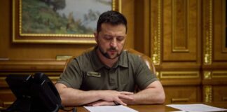 Президент України Зеленський в кабінеті