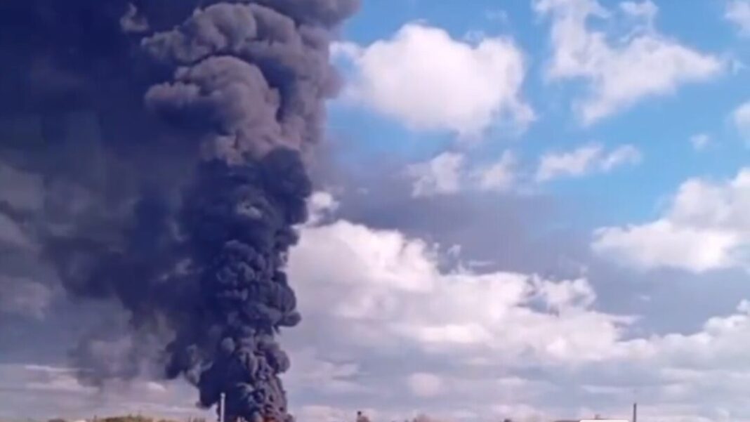 Explosion and fire on the territory of the offshore oil terminal in Feodosia