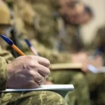 Кабмін планує нові виплати за контракт для військових