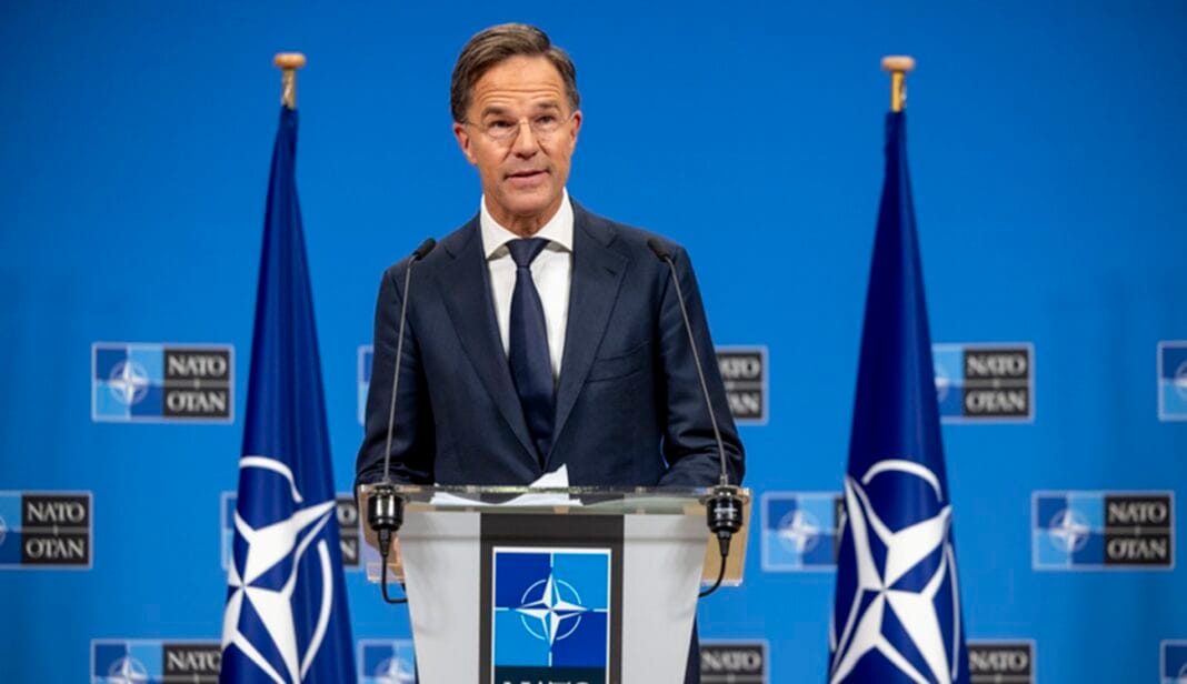 Генсек НАТО Марк Рютте під час виступу, де він прогнозує можливе завершення війни в Україні
