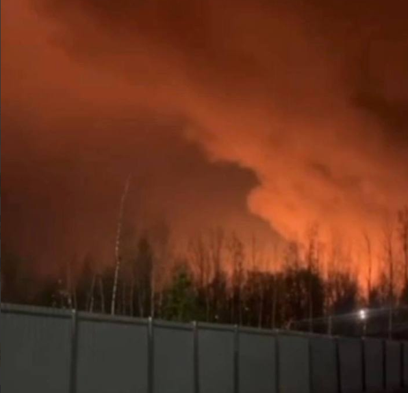 Screenshot_20 Нічна пожежа після атаки дронів у російському Орлі