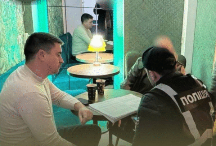 Screenshot_4 Поліція затримала шахраїв, які продали фейкову лазерну зброю