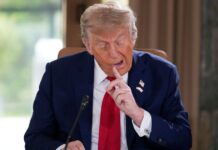 Трамп заявив, що не залучений до переговорів щодо заморожених активів росії Президент США Дональд Трамп під час брифінгу коментує питання щодо заморожених активів росії