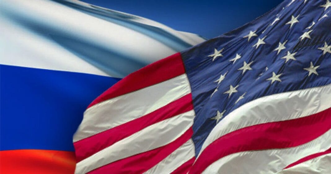 Прапори США та росії