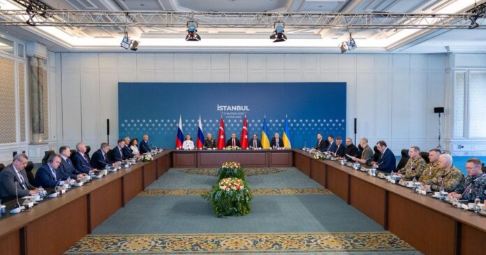 Будівля, де проходили стамбульські переговори між Україною та рф