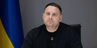 Андрій Єрмак під час виступу в Києві