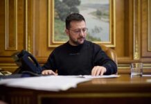 Президент підписав закон про бронювання чоловіків без військового квитка Президент України підписує закон про бронювання працівників