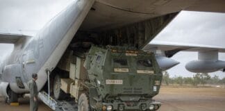 Затримка в постачанні озброєнь України