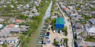 Канали та човни у Вилковому