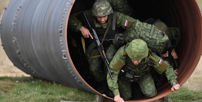 російські військові в трубі