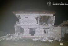 Зруйнований житловий будинок у Запоріжжі після нічного російського удару