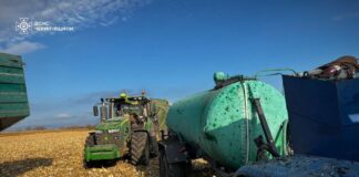 Пошкоджена техніка на Чернігівщині після вибуху дрону