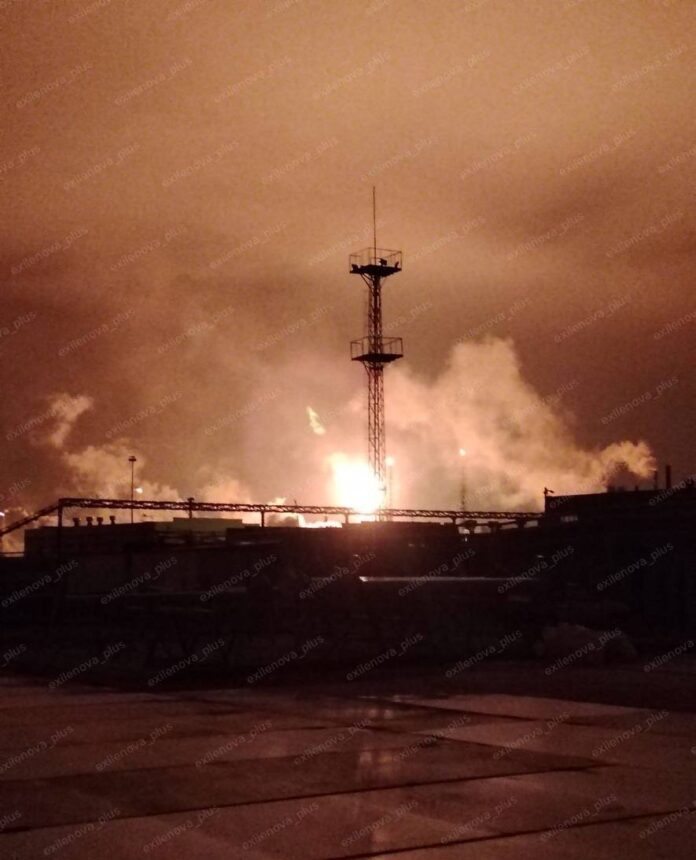 Пожежа на території НПЗ «Лукойл» у Кстово після удару дрона.