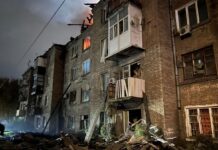 Удар по Кам’янському: вісім поранених, пожежі та руйнування будинків Наслідки російського удару по Кам’янському