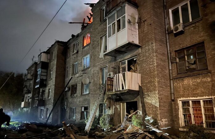 photo_2025-11-06_07-47-35 Наслідки російського удару по Кам’янському