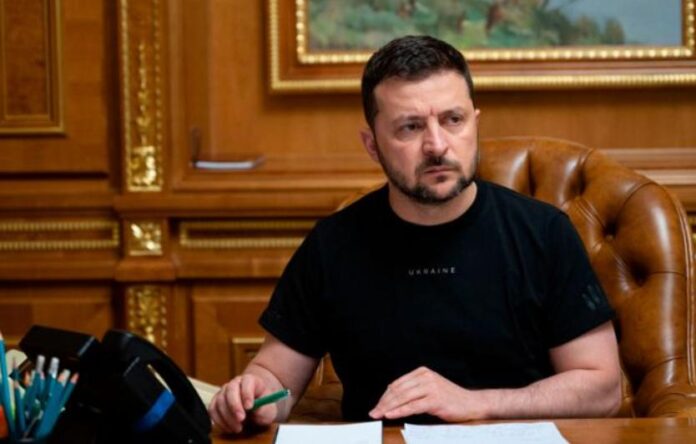 photo_2025-11-20_15-11-03 Президент Зеленський готується до вечірньої зустрічі з фракцією «Слуга народу»