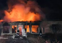 Будівля Центру дитячої та юнацької творчості у Корюківці після удару дронів