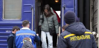 Evacuation train arrives in Mukachevo, rescuers meet people