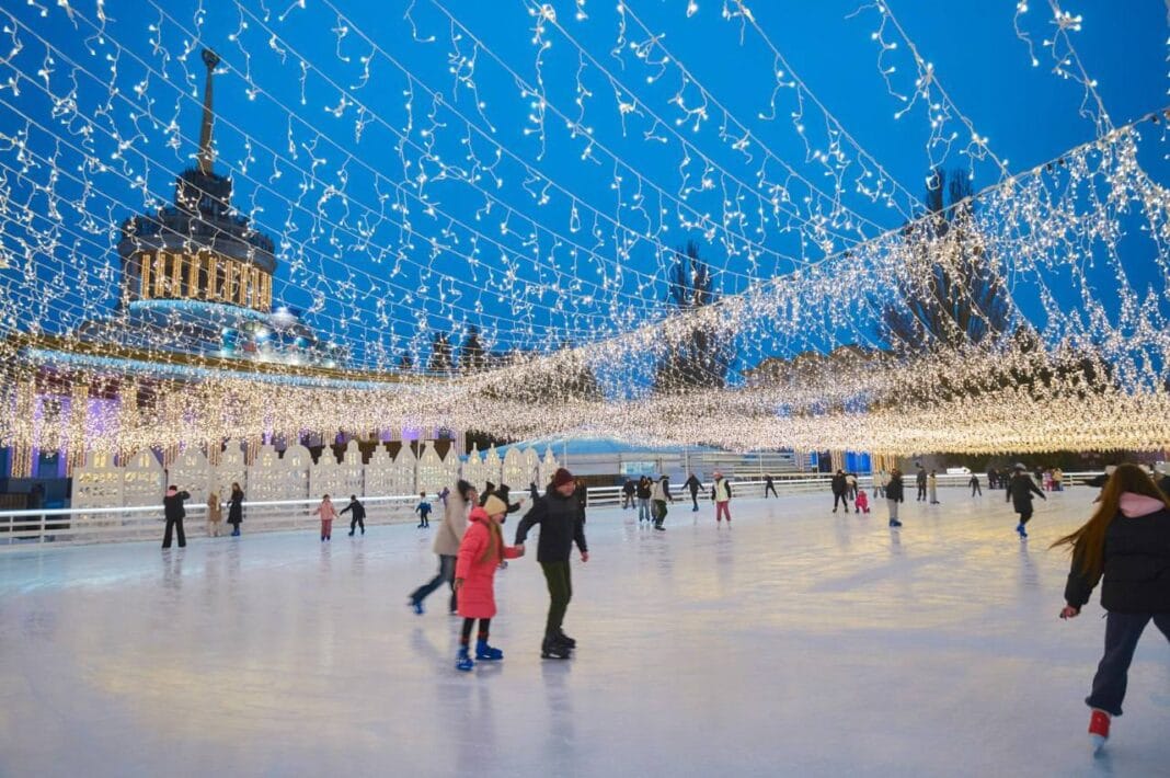 "Winterland at VDNKh: festive locations, ice rink and light installations during the season opening