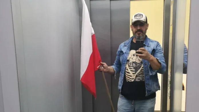 qnsg26---c16x9x50px50p--bca62ae402439a81529f971a58607948 Польська поліція затримала стримера, який зривував українські прапори