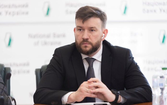 _ulyutin__facebook_com_minfin_gov_ua_31cb2d3a677e725f741a175fd31d5917_1300x820 Міністр соціальної політики Олег Улютін оголосив про виплату “зимової тисячі”