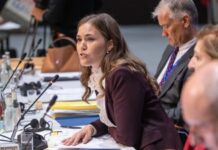 Данія шукає способи подолати вето Угорщини щодо вступу України до ЄС Міністерка у європейських справах Данії Марі Б’єрре під час виступу у Брюсселі.