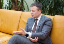 Міністр фінансів Марченко оголошує про оподаткування посилок до 150 євро