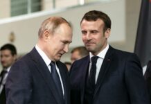 Президенти Франції та росії Емманюель Макрон і Володимир Путін