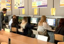 Учні складають тестування у форматі НМТ в аудиторії