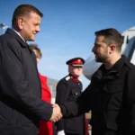 Зеленський прибув до Лондона, його зустрів Залужний