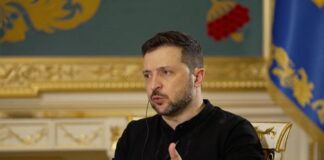 Зеленський під час зустрічі в ОП, офіційний зал.