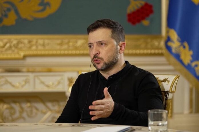 Зеленський під час зустрічі в ОП, офіційний зал.