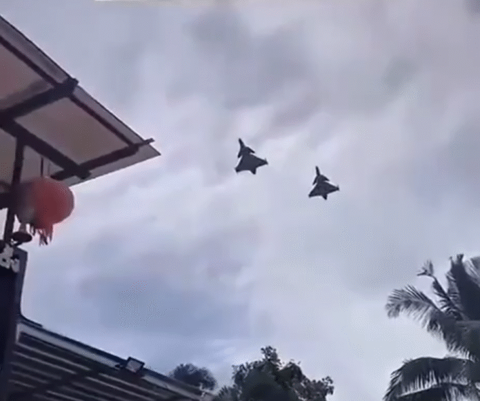 Два військові літаки над територією Камбоджі під час загострення конфлікту