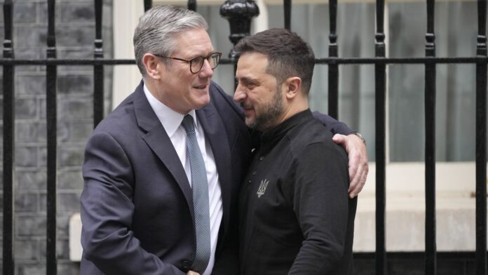 Зеленський, Макрон і Мерц прибувають до резиденції прем’єра Британії Стармера на Даунінг-стріт