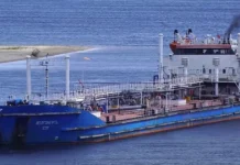 Нафтовий термінал у порту з експортом російської нафти Urals