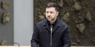 Володимир Зеленський під час міжнародних переговорів щодо завершення війни