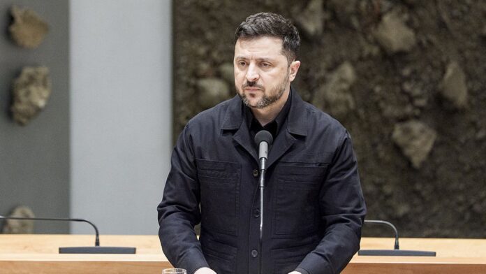 Володимир Зеленський під час міжнародних переговорів щодо завершення війни