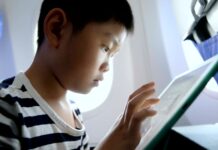 Смартфон із месенджером в Китаї