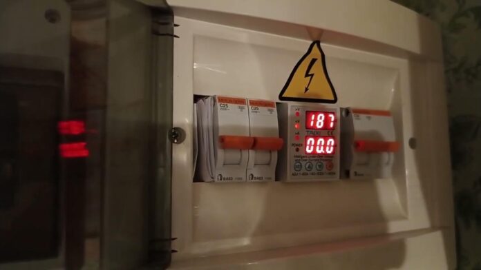 maxresdefault Низька напруга в мережі