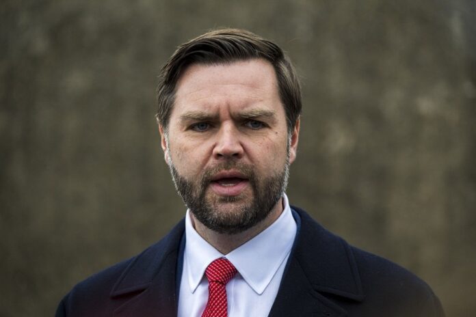 Міністр оборони США Дж. Д. Венс під час інтерв’ю.