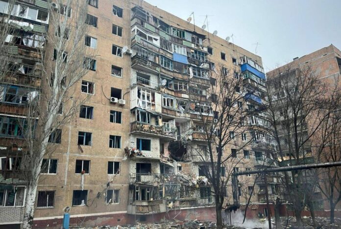 photo_2025-12-01_17-27-47 Зруйнована російським ударом багатоповерхівка в Краматорську