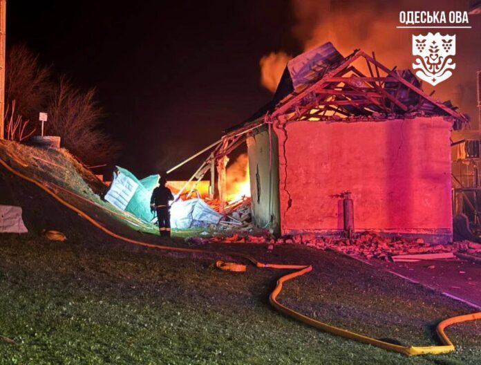 photo_2025-12-02_08-33-32 Пожежа на енергооб’єкті Одещини після нічної атаки