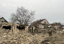 Attack in Zaporizhzhya district - 4 injured Destroyed residential buildings in Zaporizhzhia district after Russian strike
