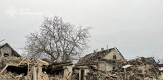 Зруйновані житлові будинки в Запорізькому районі після російського удару