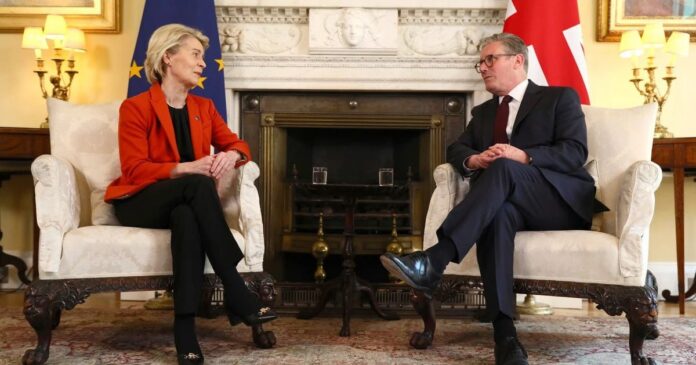photo_2025-12-14_08-26-58 Keir Starmer and Ursula von der Leyen during an official conversation