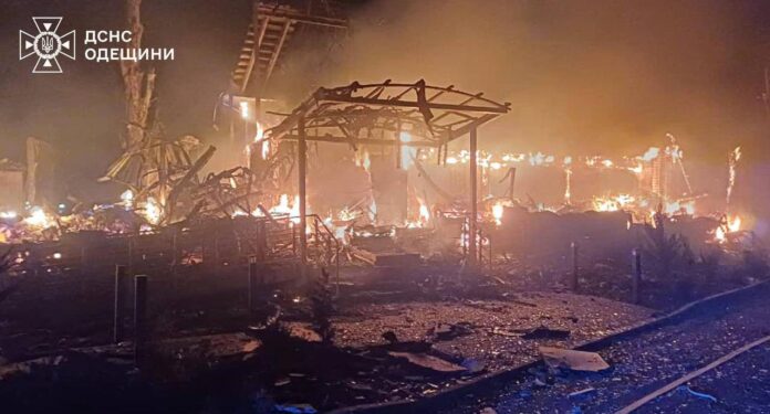 Пожежа на промисловому об’єкті Одещини після нічної атаки