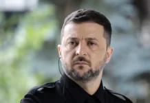 Зеленський: Трамп обговорив із путіним усі 20 пунктів мирного плану Володимир Зеленський під час заяви щодо переговорів про мир