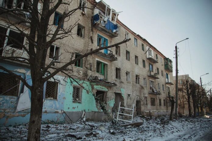 zrujnovani-bahatokvartyrni-budynky-u-Siversku Destroyed neighbourhoods of the city of Siversk in Donetsk Oblast