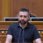 Арахамія запропонував гібридні вибори: онлайн і офлайн