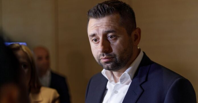 17_news_big-v1702306819 Давид Арахамія під час виступу у Верховній Раді